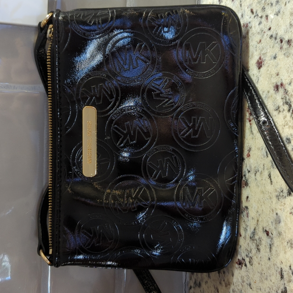 Michael kors crossbody bag